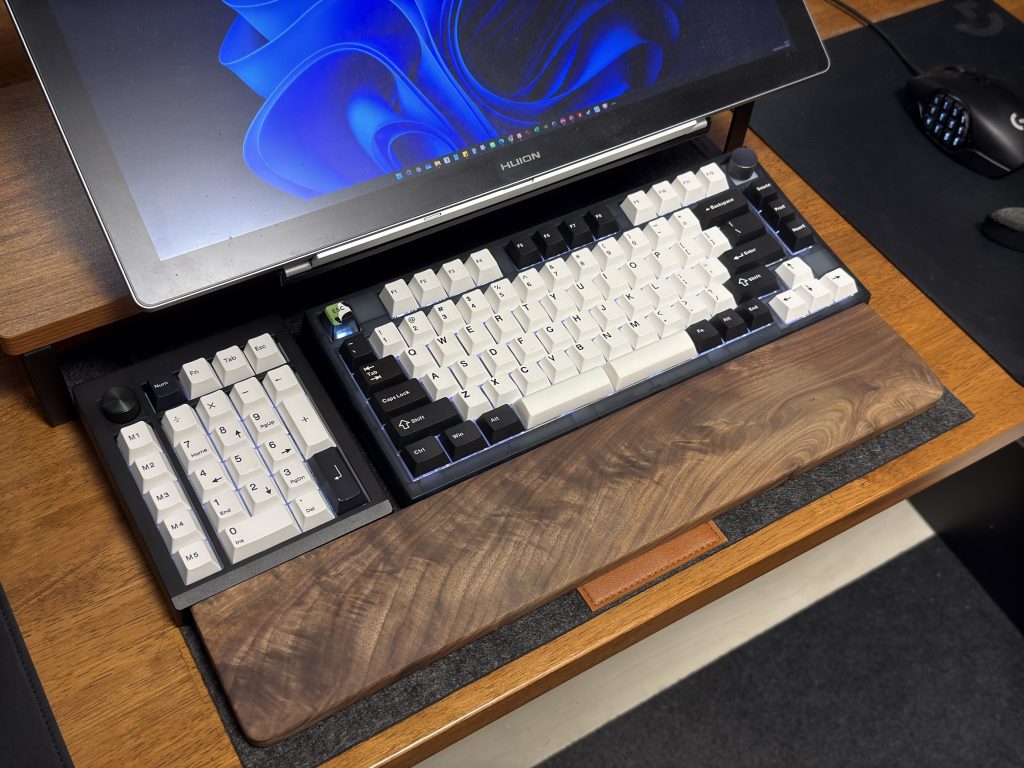 Skyloong「GK75」とZUOYA「GMK26」